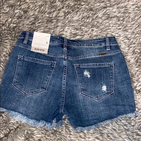 Women’s KanCan high waisted shorts NWT - Picture 2 of 2
